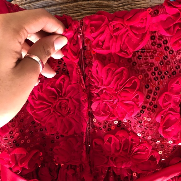 Size 6 little girl dress - Picture 3 of 5